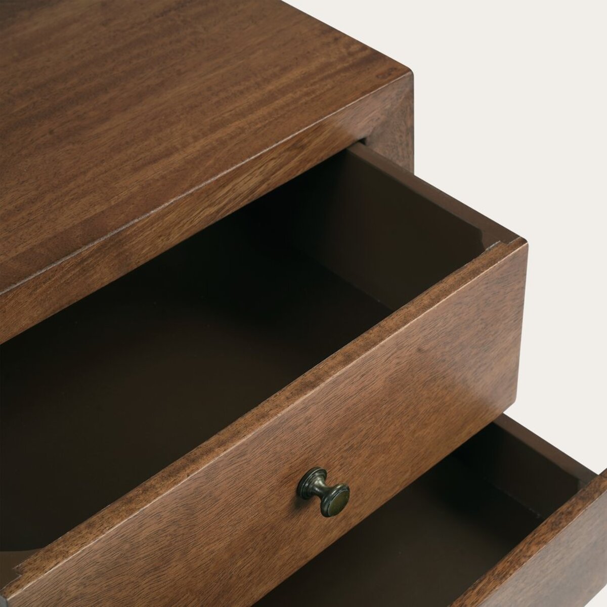 Table de chevet Pikasso -bois massif de mangue-couleur noyer 40 x 50 x 38 cm