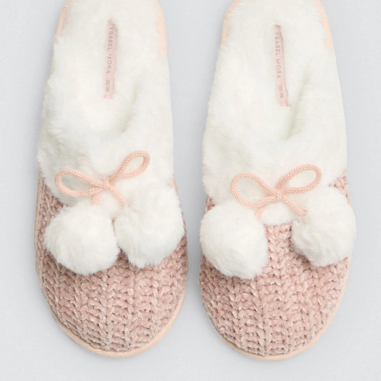 Pantofole da casa con doppio pompon