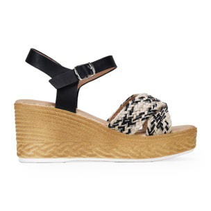 Sandalias negras con cuña efecto esparto