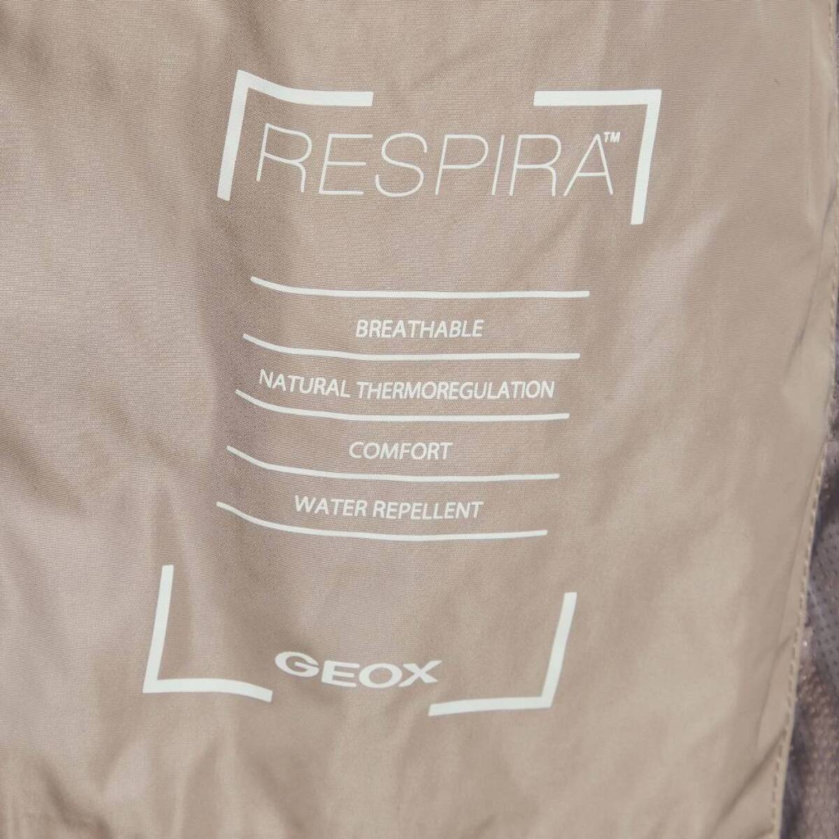 Chaqueta Mujer de la marca GEOX  modelo W9220V T2415 BEIS