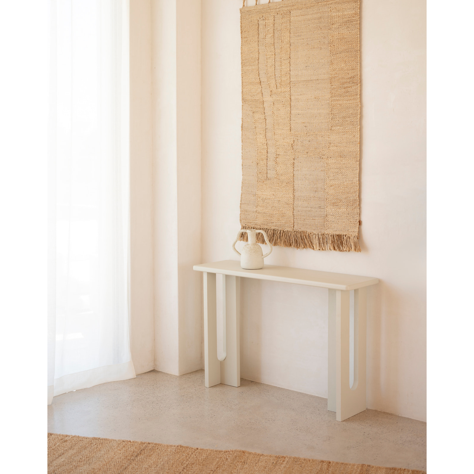 Console en microciment en 120x33cm Hauteur: 80 Longueur: 120 Largeur: 33