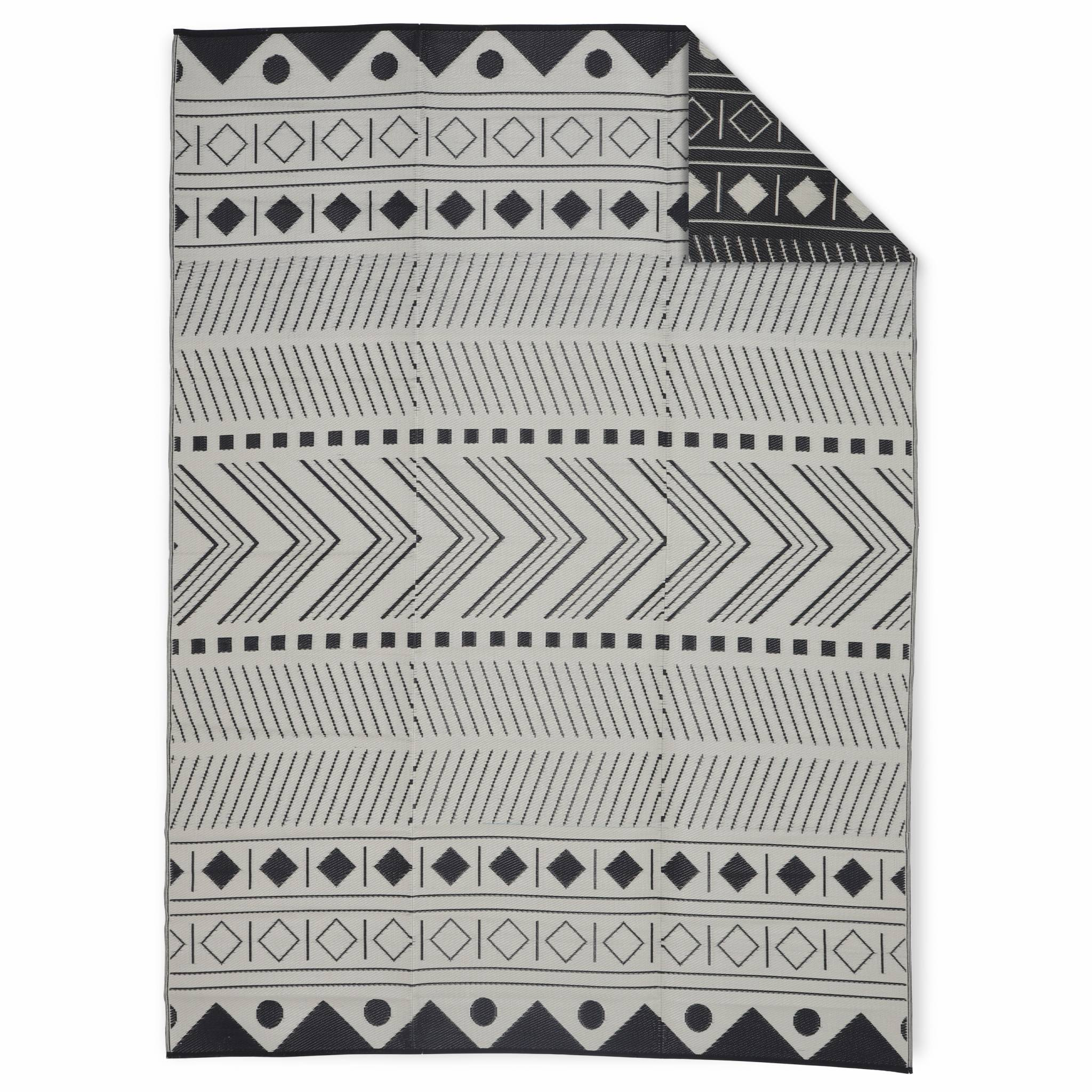 Tapis d’extérieur 270x360cm BAMAKO- Rectangulaire. motif ethnique noir / beige. jacquard. réversible. indoor / outdoor.