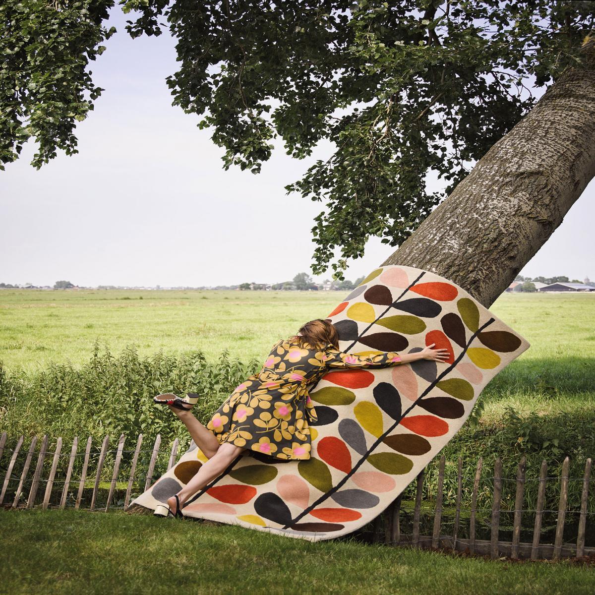 Tapis salon et chambre fait à la main en laine motif seventies GUXE