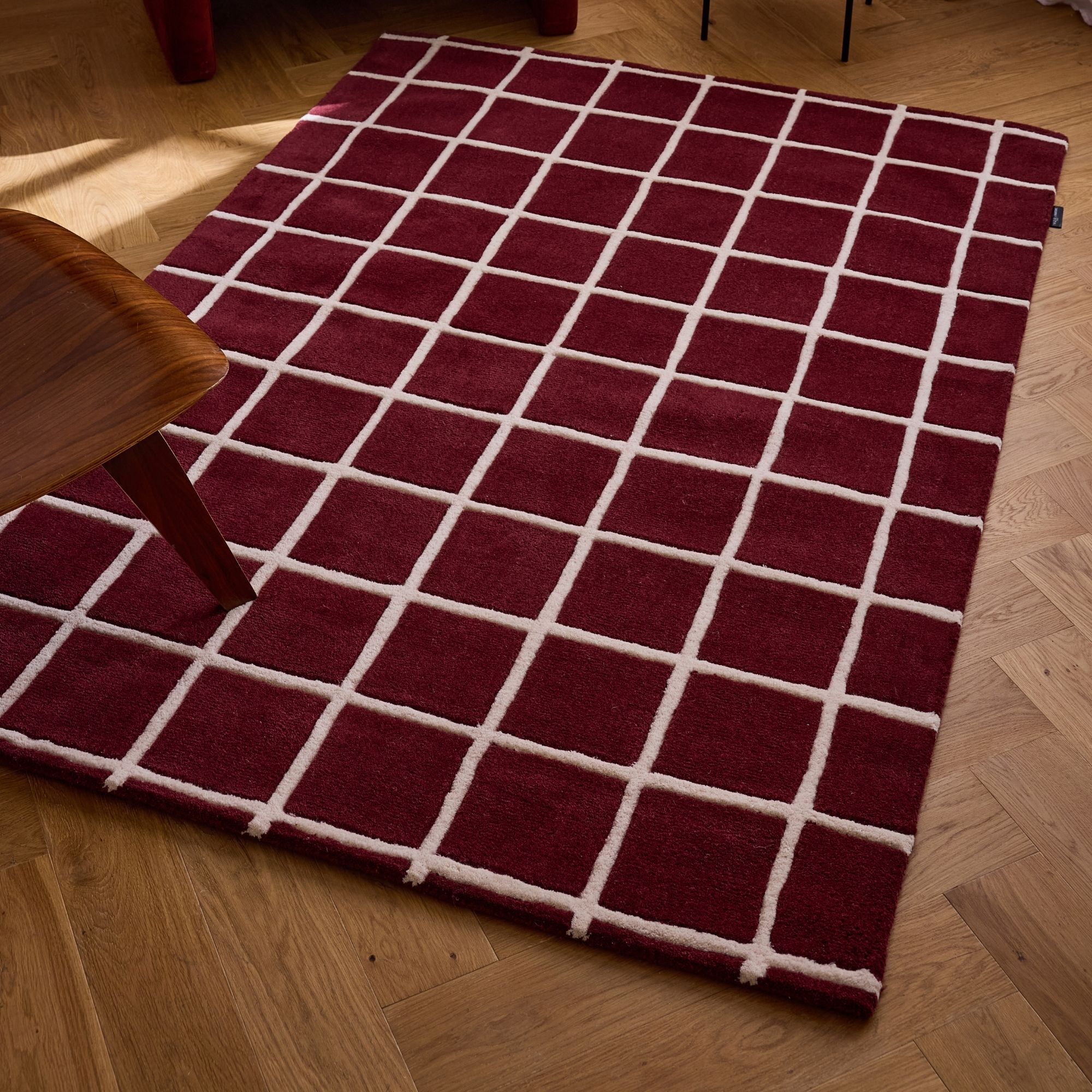 PANTONE - Tapis en laine fait main Rouge D'ORAGE à carreaux bordeaux