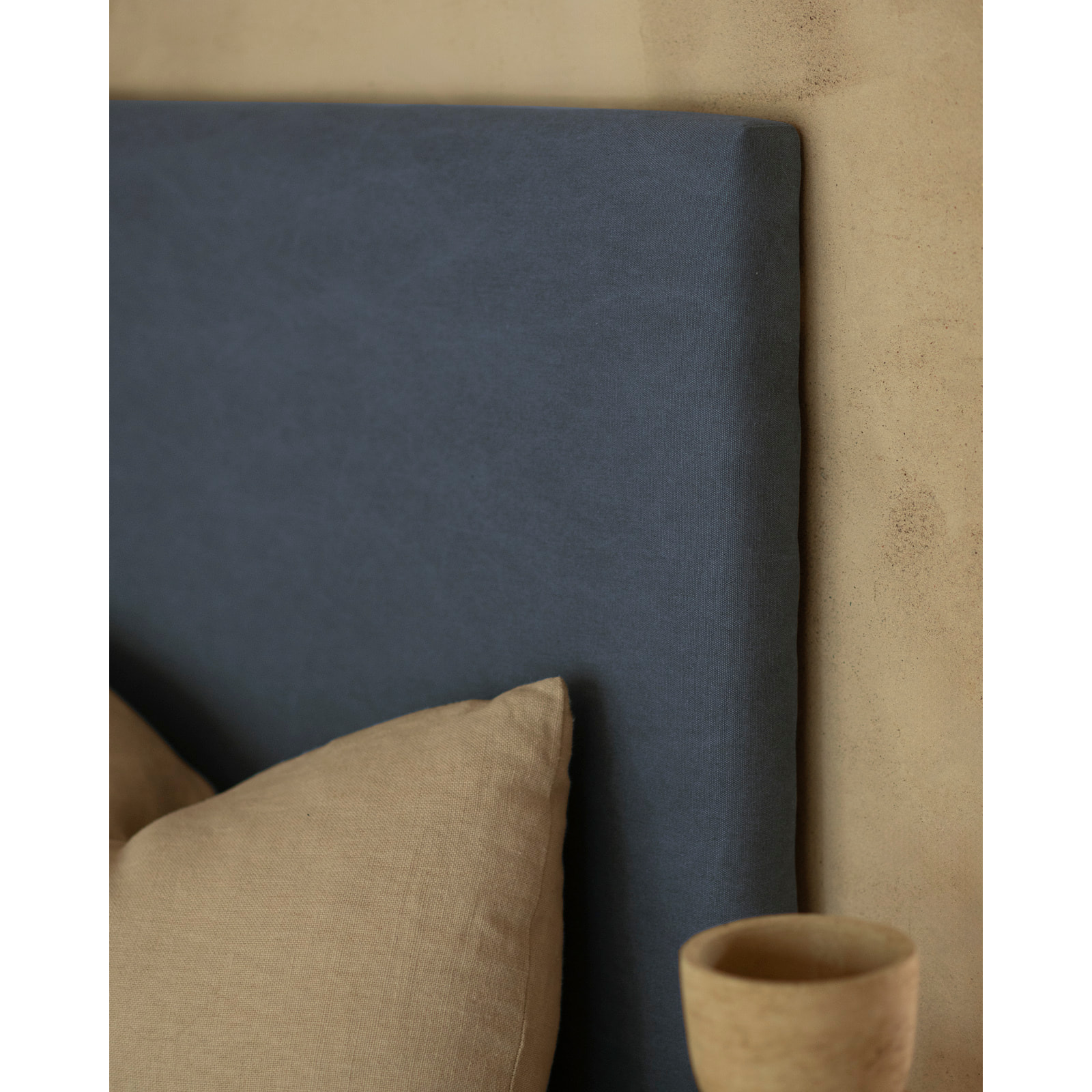 Tête de lit tapissée en bleu en différentes tailles