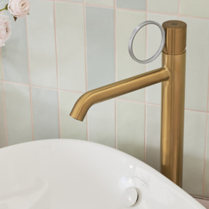 Mitigeur lavabo haut Vivienne laiton brossé avec bague chromée brossée