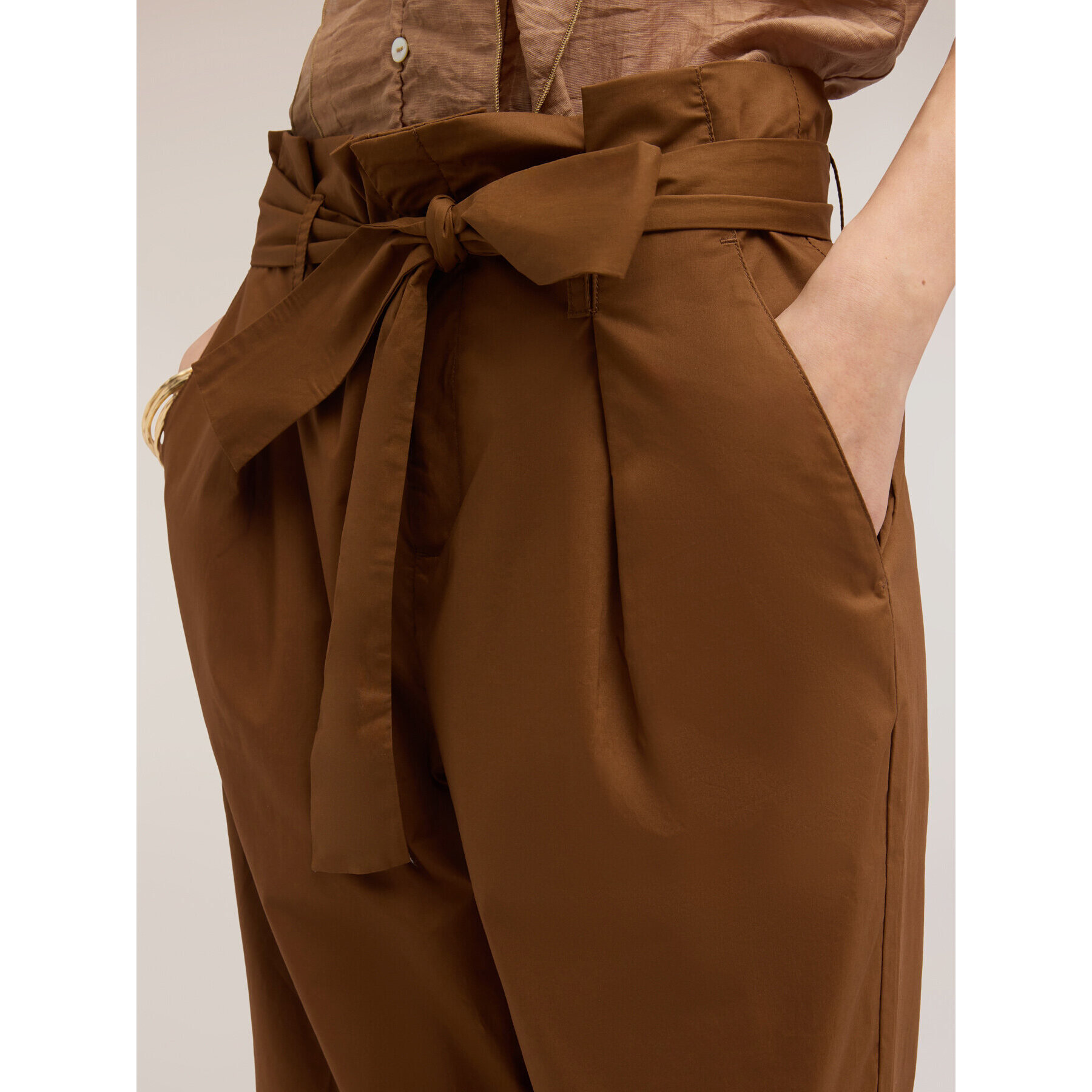 Motivi - Pantaloni in popeline con vita paper-bag - Marrone