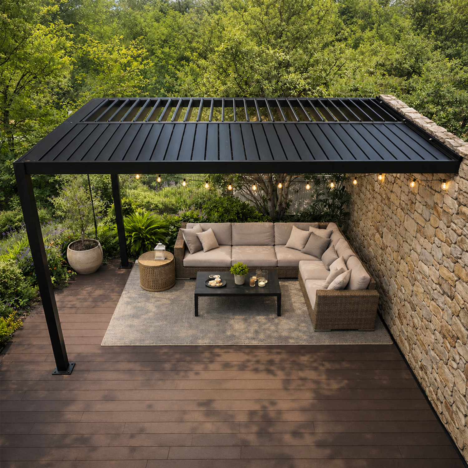 Pergola bioclimatique 4x3m adossée en aluminium noir PANAGIA