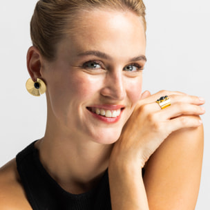 Anillo con Onix acabado oro 18k