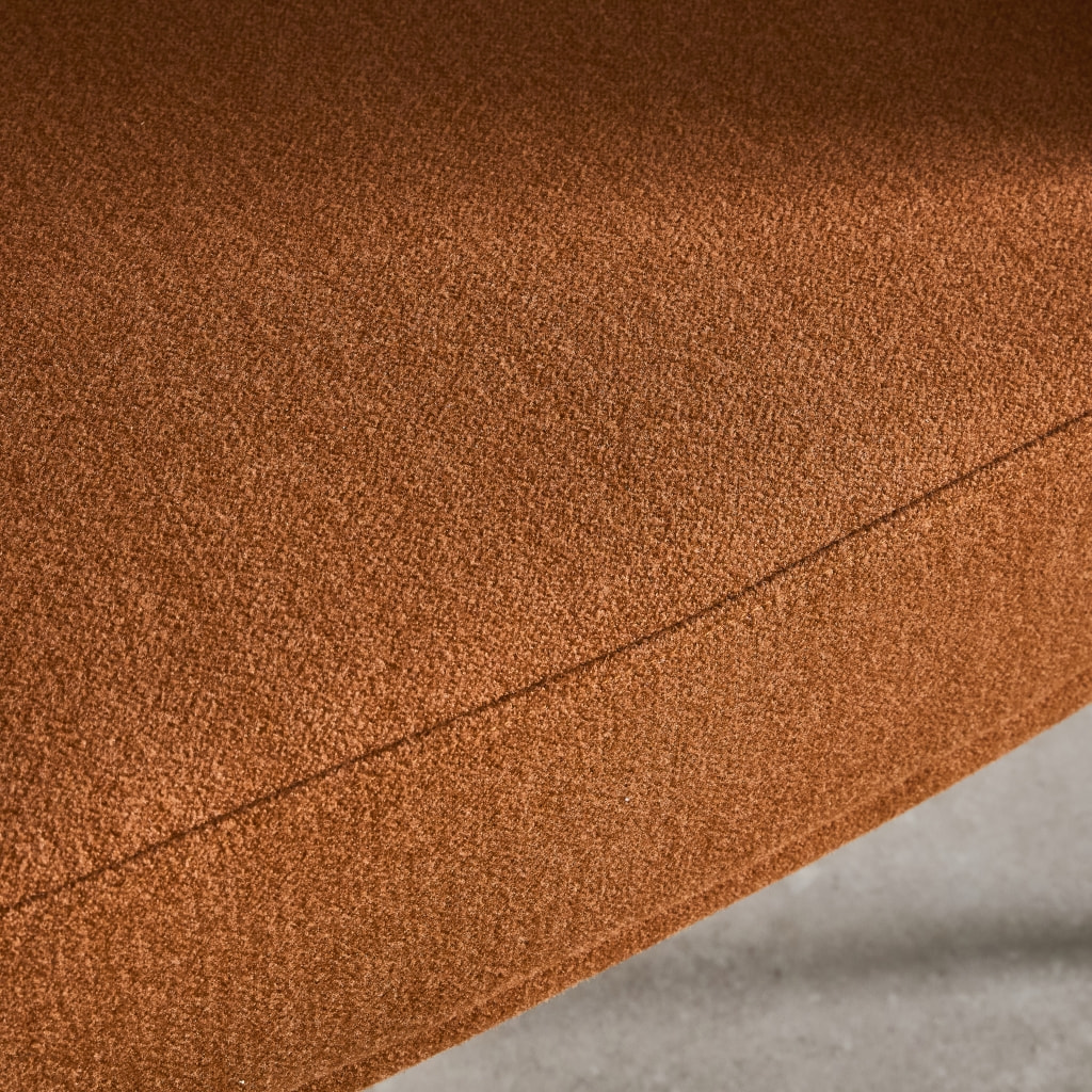 Fauteuil tissu dossier incurvé piétement métal CRISTO