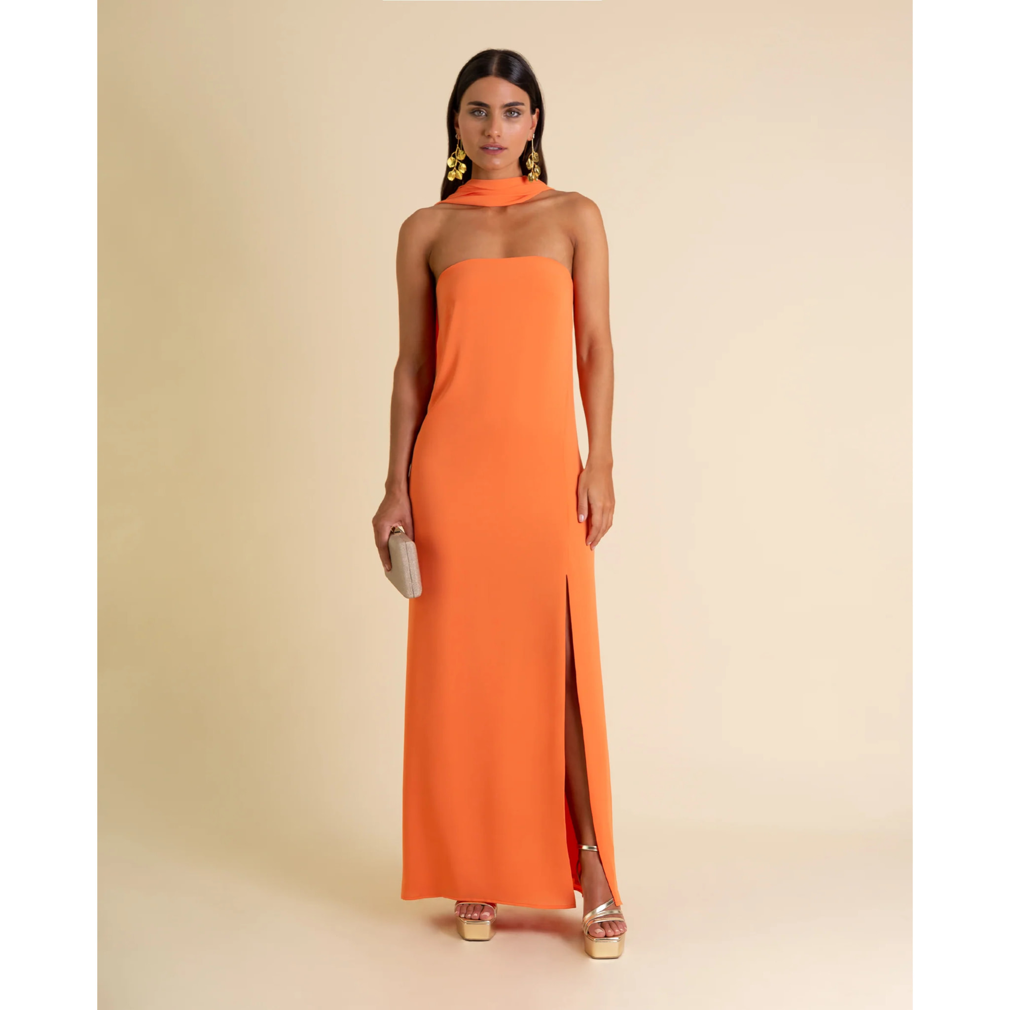 Vestido palabra de honor con foulard