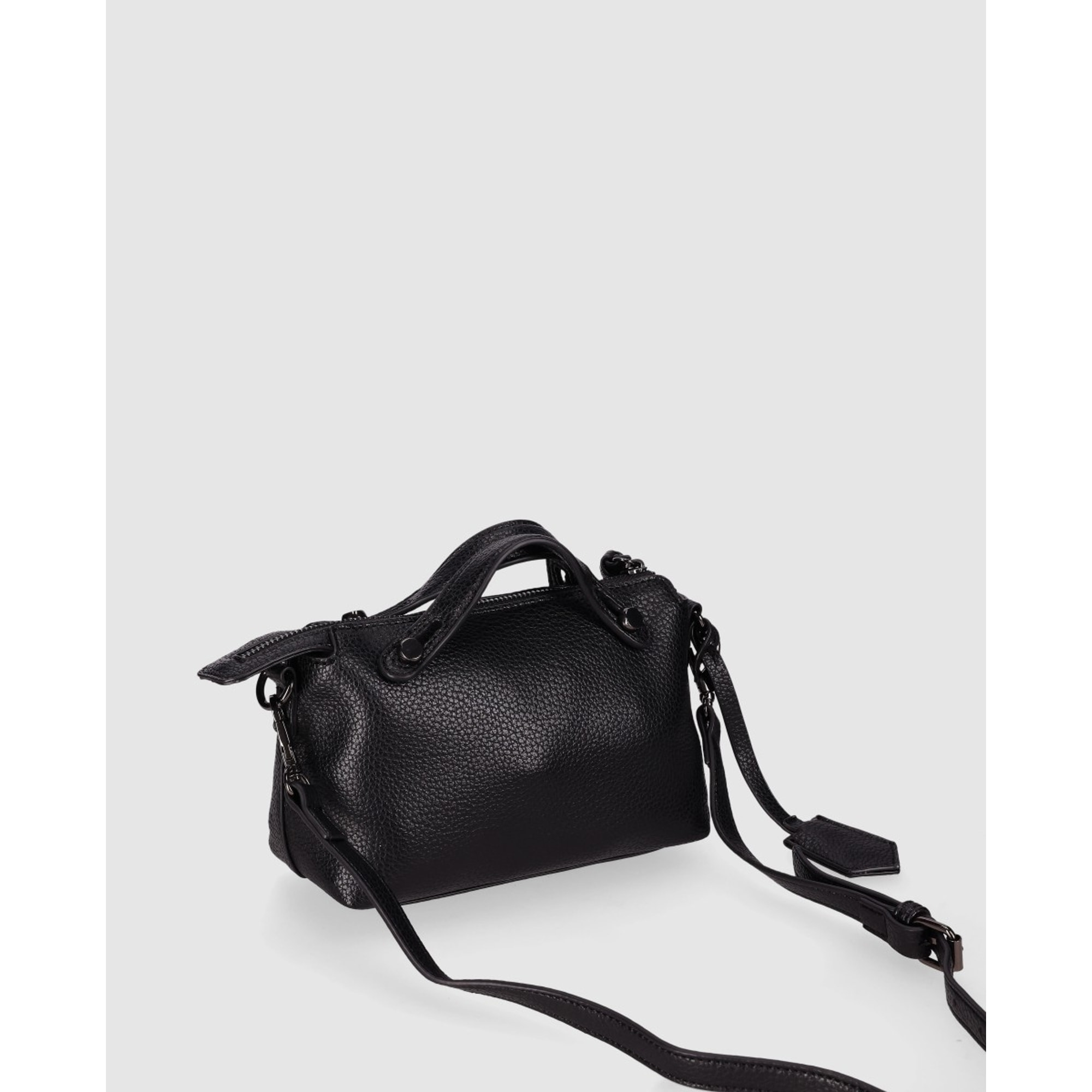 Bolso - Negro - Medida: 20 cm x 16 cm x 7 cm