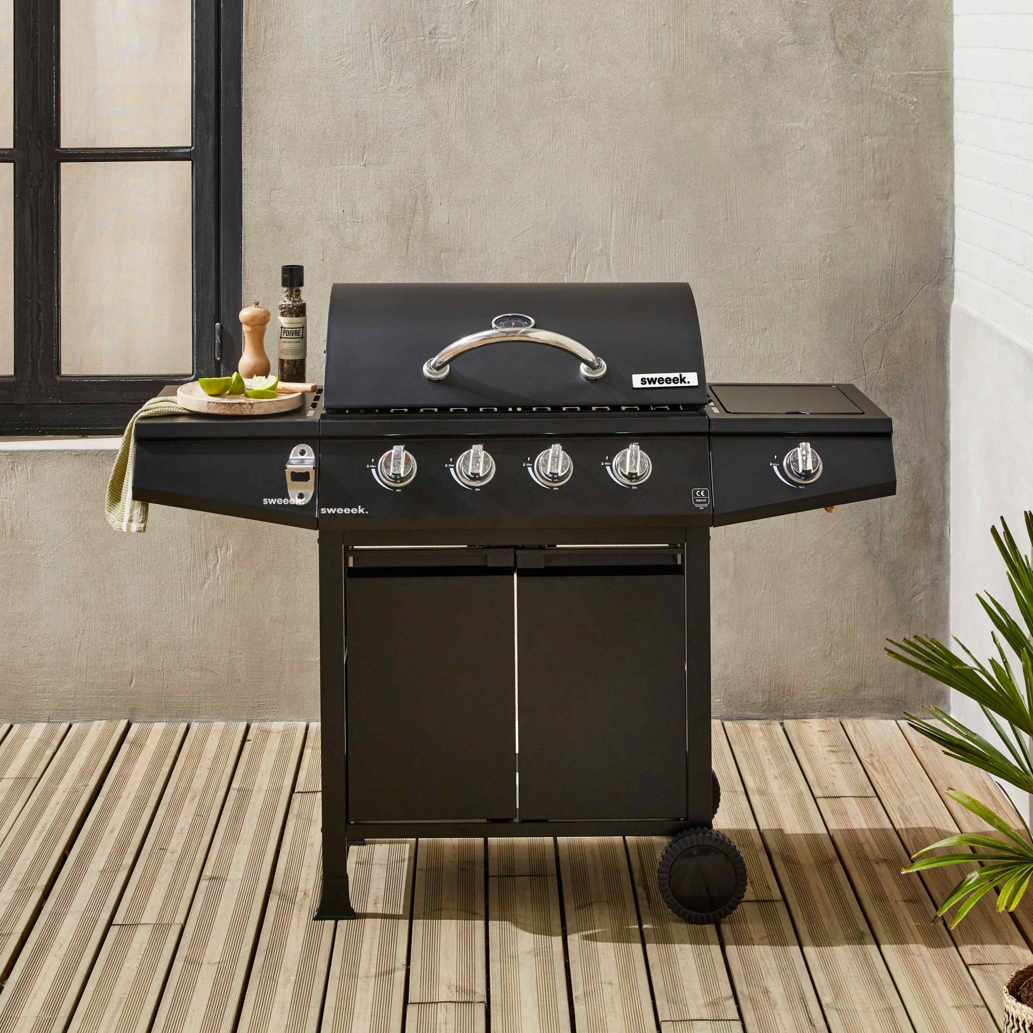 Barbecue gaz - Treville - Barbecue 4 brûleurs dont 1 feu latéral noir. avec thermomètre