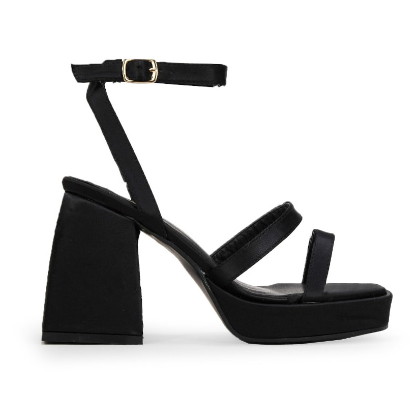 Sandalias de tacón campana negras en satén