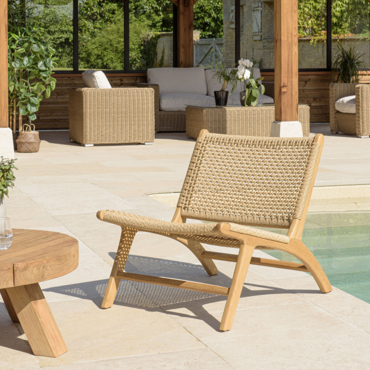 VALERIA - Lot de 2 fauteuils lounge de jardin teck rotin synthétique beige