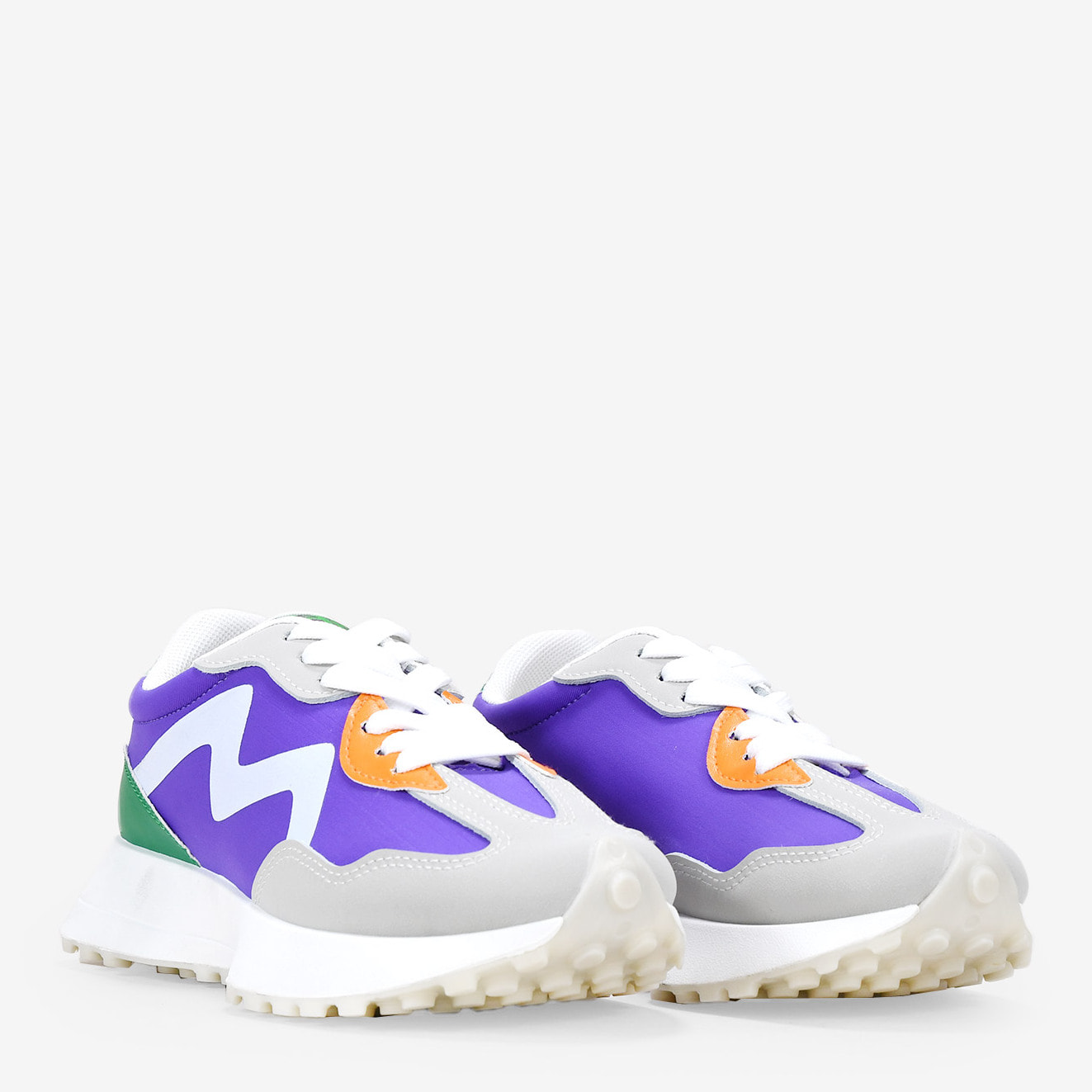 Zapatillas lila planas con cordones