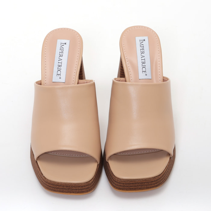 Sandali in simil pelle con tacco e zeppa in sughero