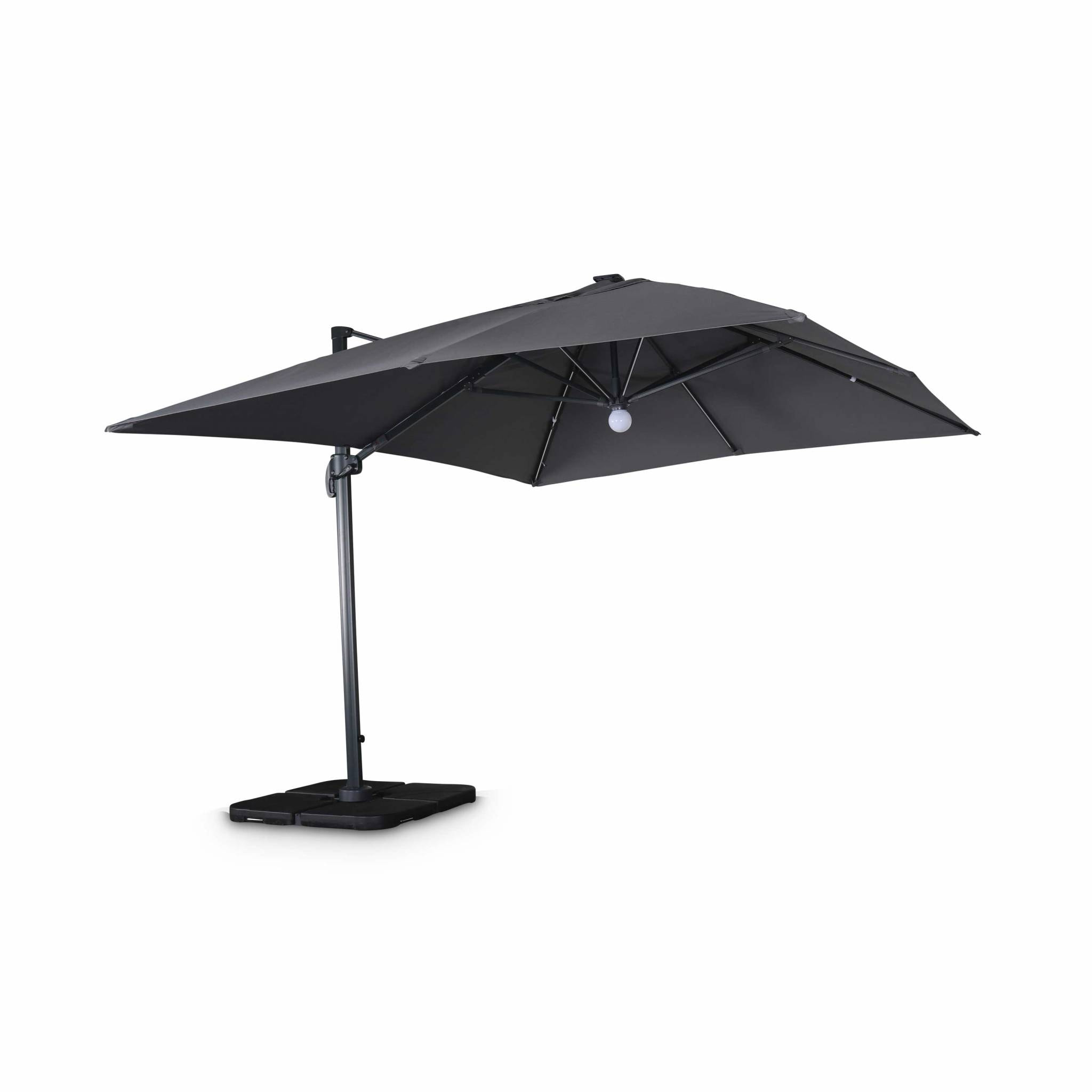 Parasol déporté solaire LED rectangulaire 3x4m haut de gamme - Luce Gris - Parasol excentré inclinable. rabattable et rotatif à 360°. chargeur solaire