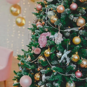 set de 35 bolas de navidad de 6cm con 5 diseños diferentes en relieve color rosa