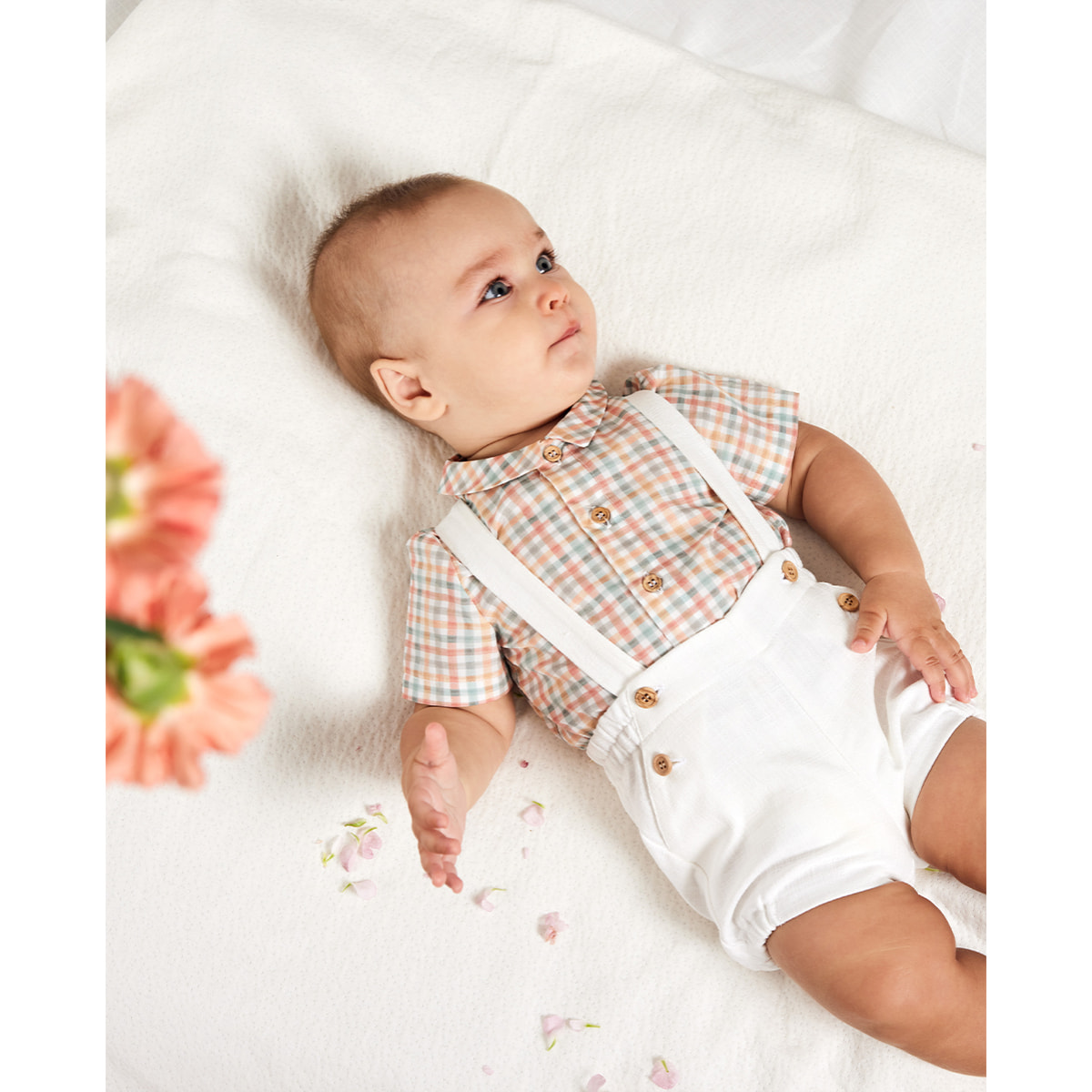 BERMUDA DE LINO STRETCH BLANCA CON TIRANTES