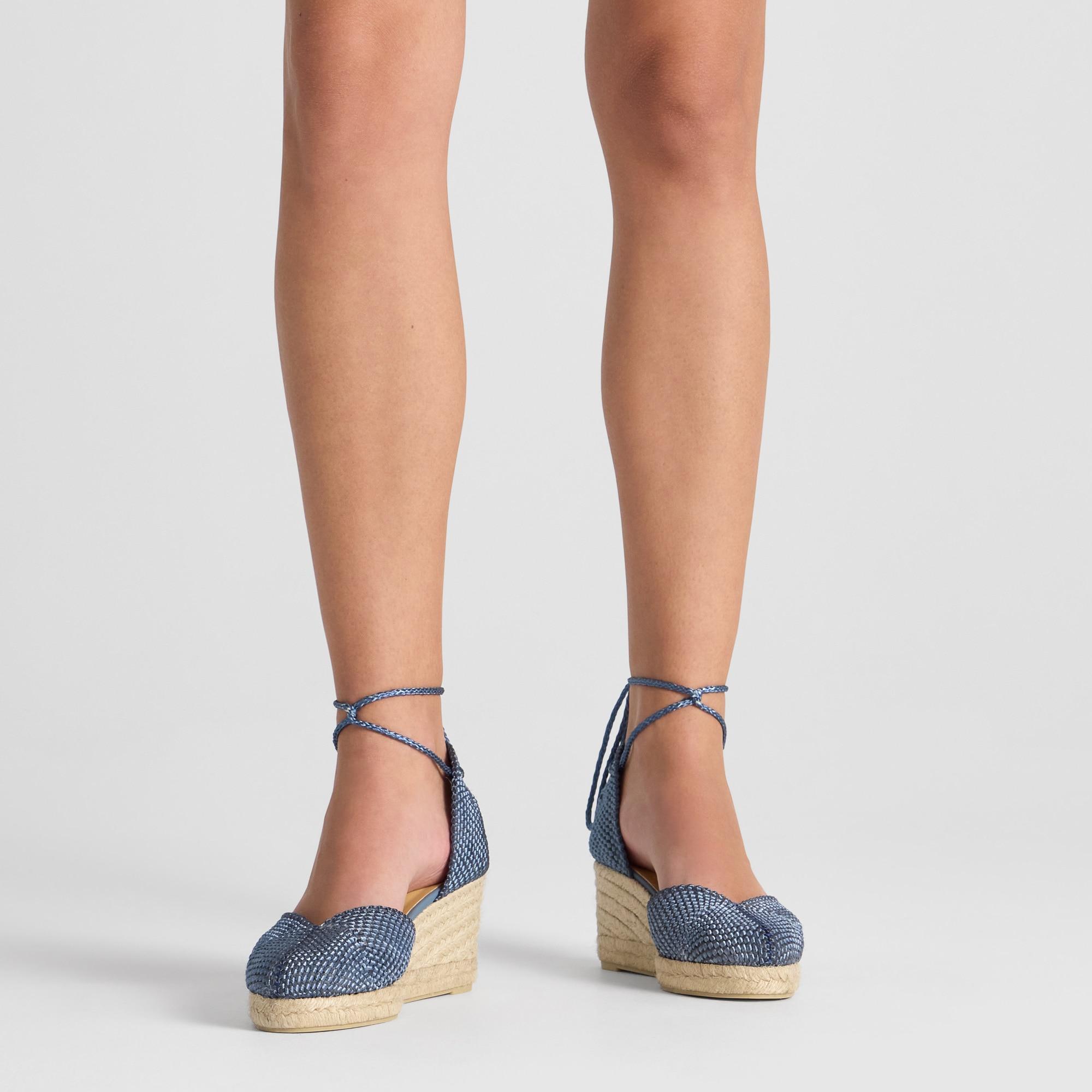 Alpargata Cora cuña de yute con rayón trenzado, cintas y escote en V con hilos metalizados