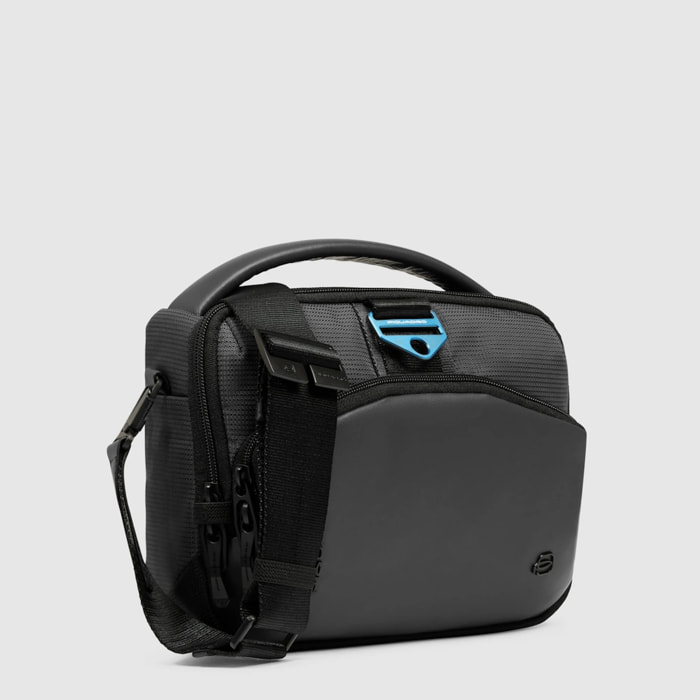 Piquadro Tracolla porta iPad®mini in tessuto riciclato e materiale bio-based con protezione RFID