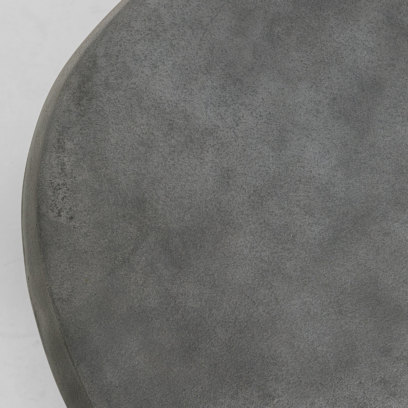 Table basse Bossy 69x56cm grise Kare Design