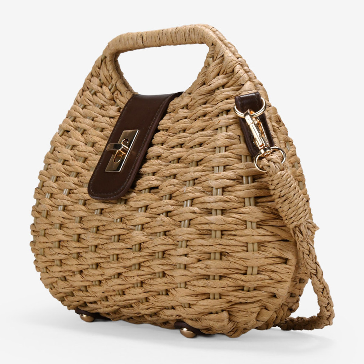 Bolso caja marrón claro en rafia con solapa