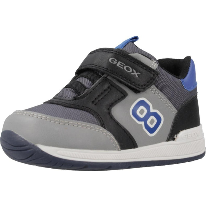 Zapatos Niño de la marca GEOX  modelo B RISHON BOY GRIS