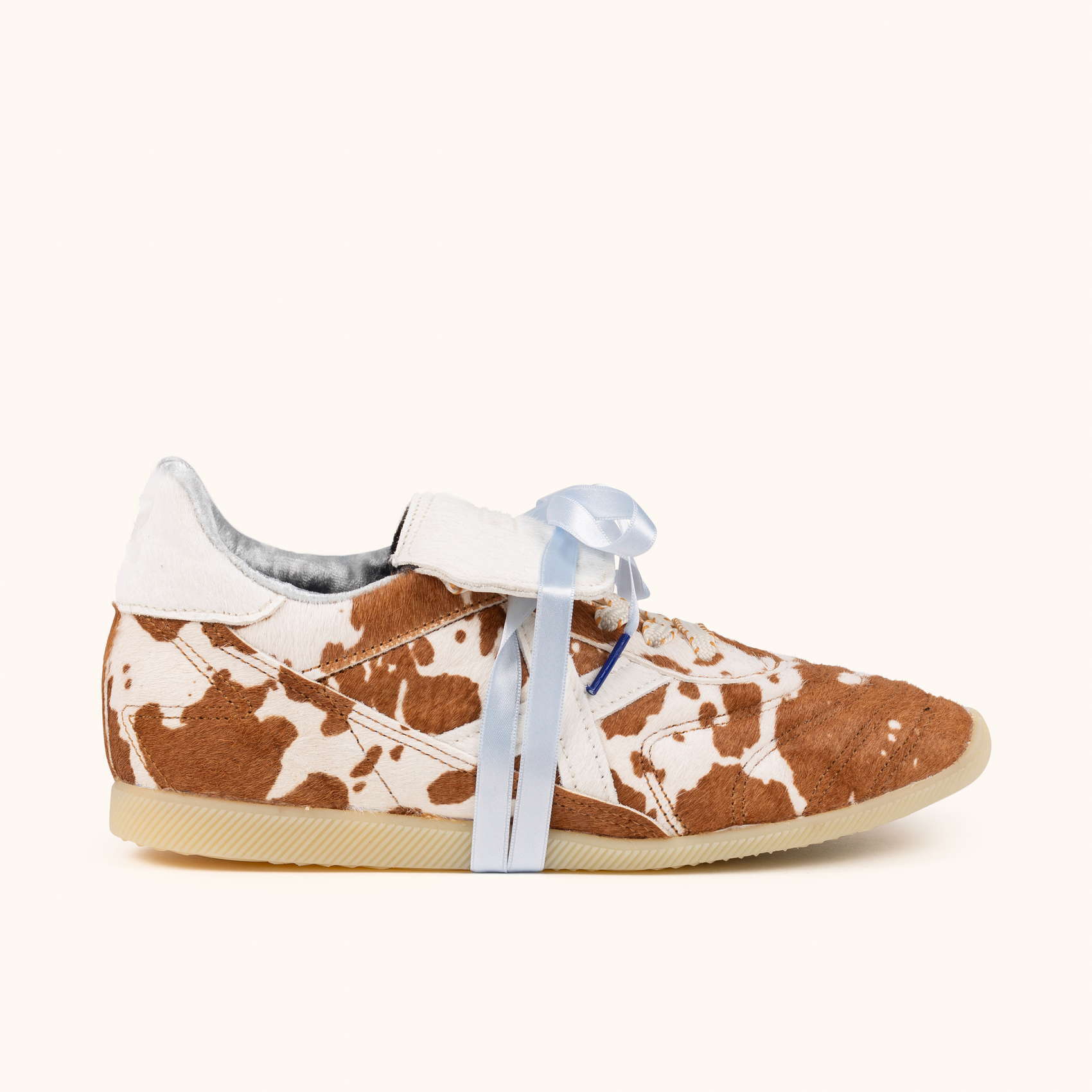 Sneakers de Estilo Fútbol Retro-Futuro con Estampado de Vaca MUNICH MUNDIAL STRADA COW 01