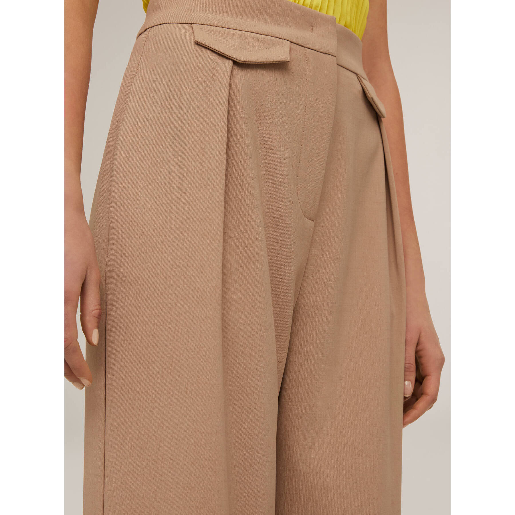 Motivi - Pantalón modelo palazzo con pliegues y diseño de bolsillos - Beige