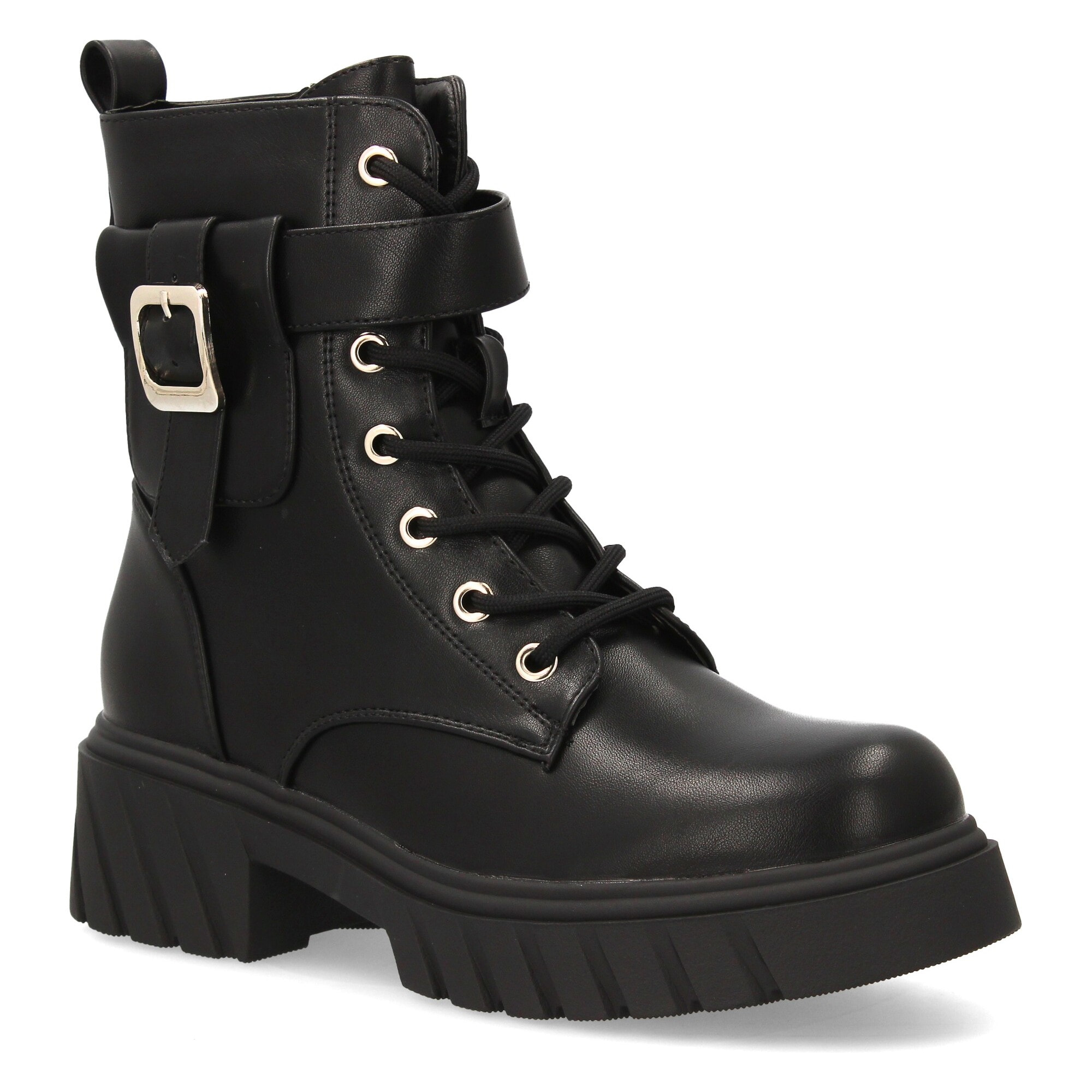 Botín militar con hebilla decorativa y diseño moderno.