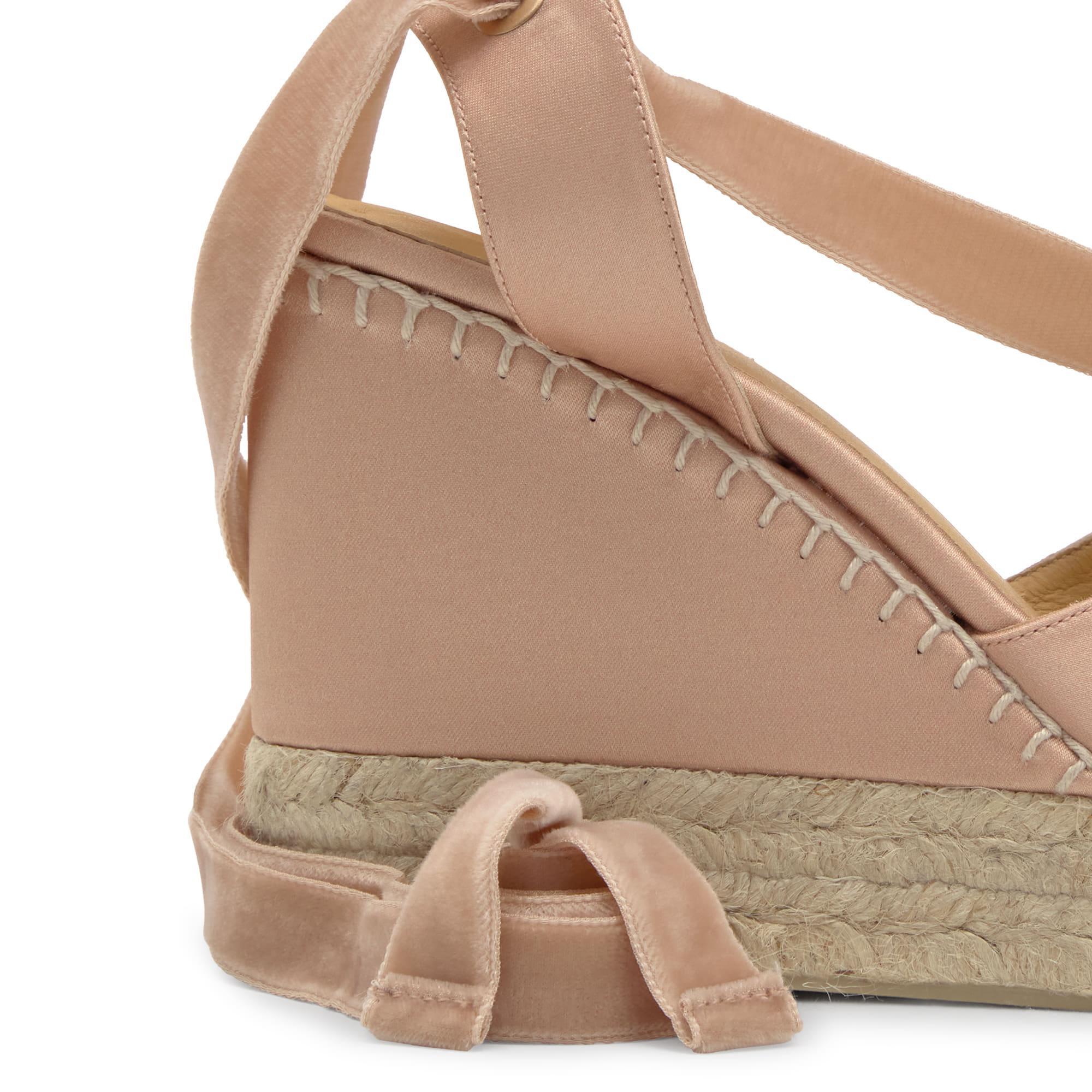 Alpargata de cuña Cersei en raso con doble plataforma