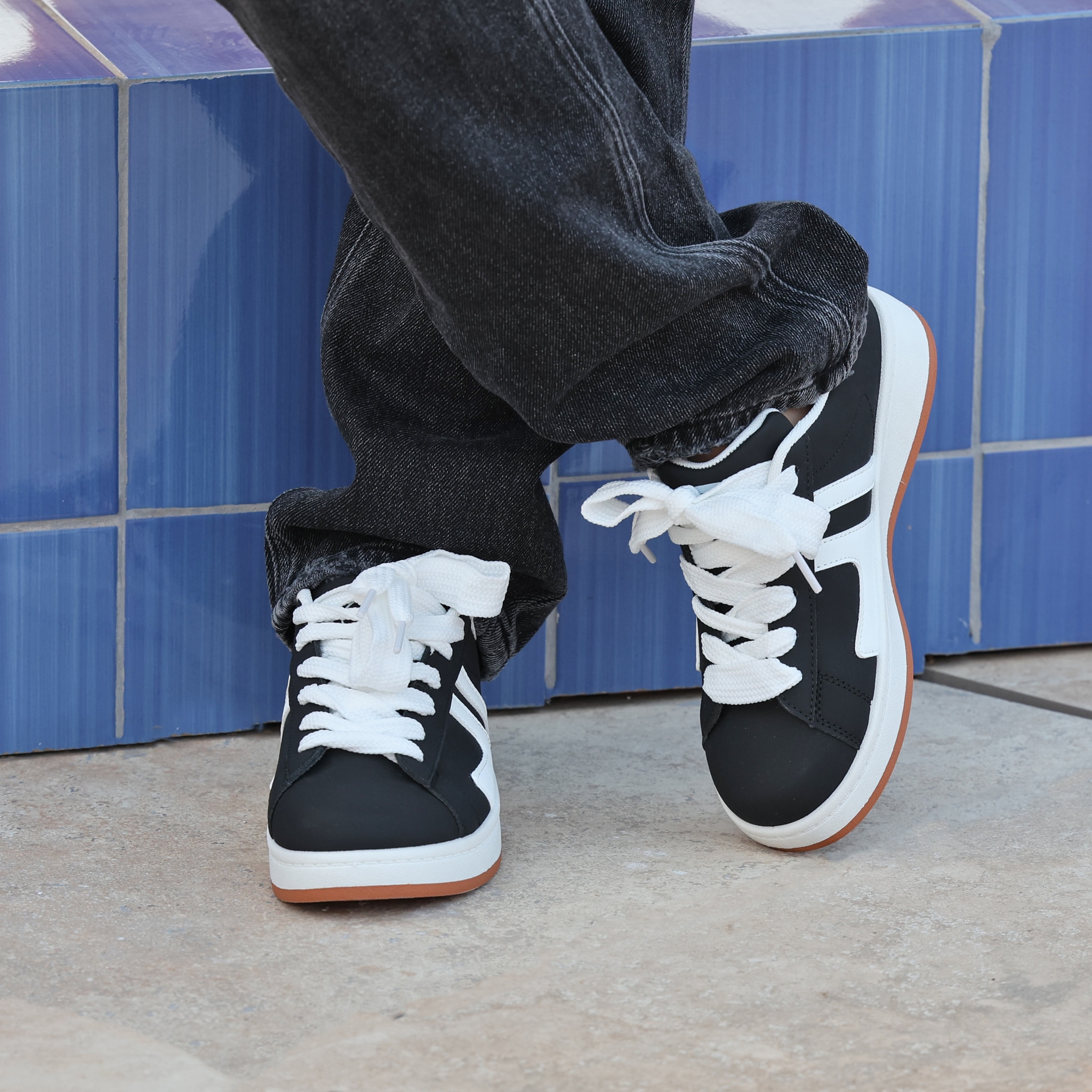 Sneakers in simil pelle bicolore