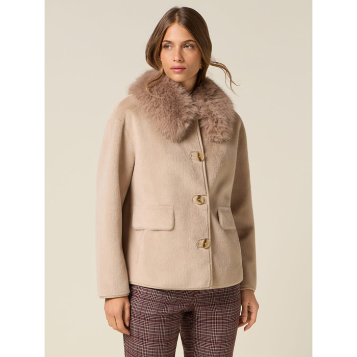 Oltre - Abrigo corto con cuello peludo - Beige