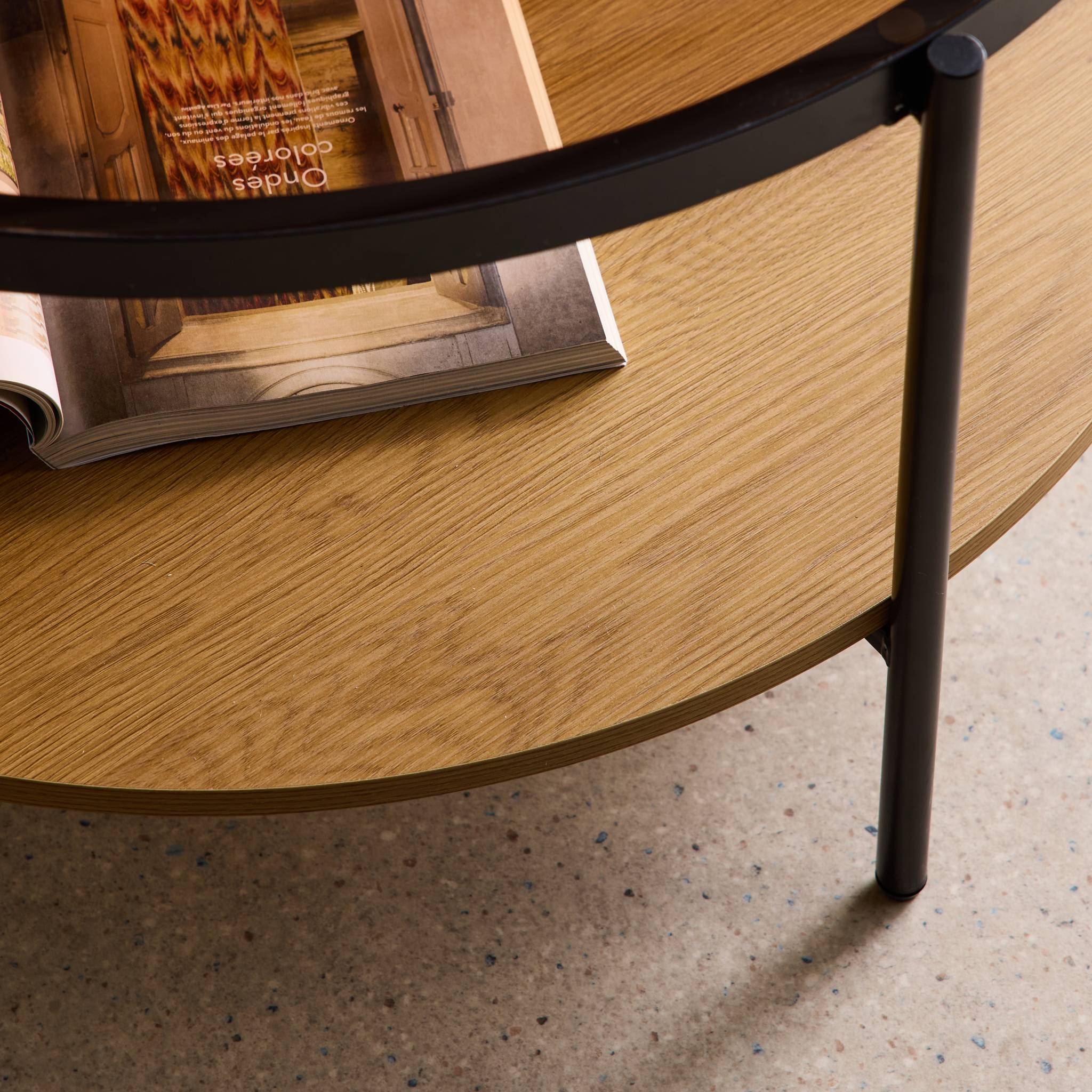 Table basse ronde double plateau verre, décor bois et métal SMOOKY