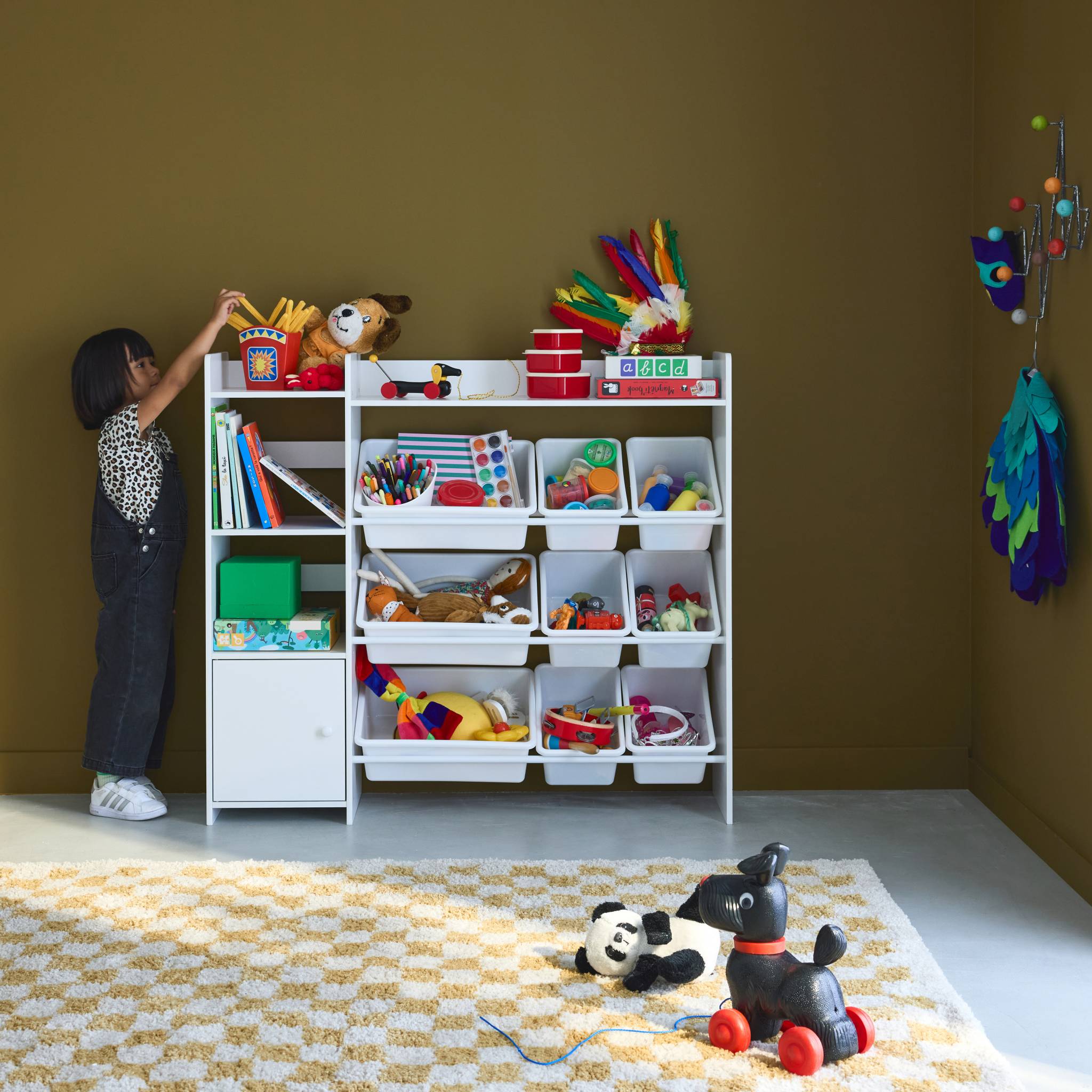 Meuble de rangement enfant. blanc. 9 bacs de rangement. 4 étagères. 1 porte