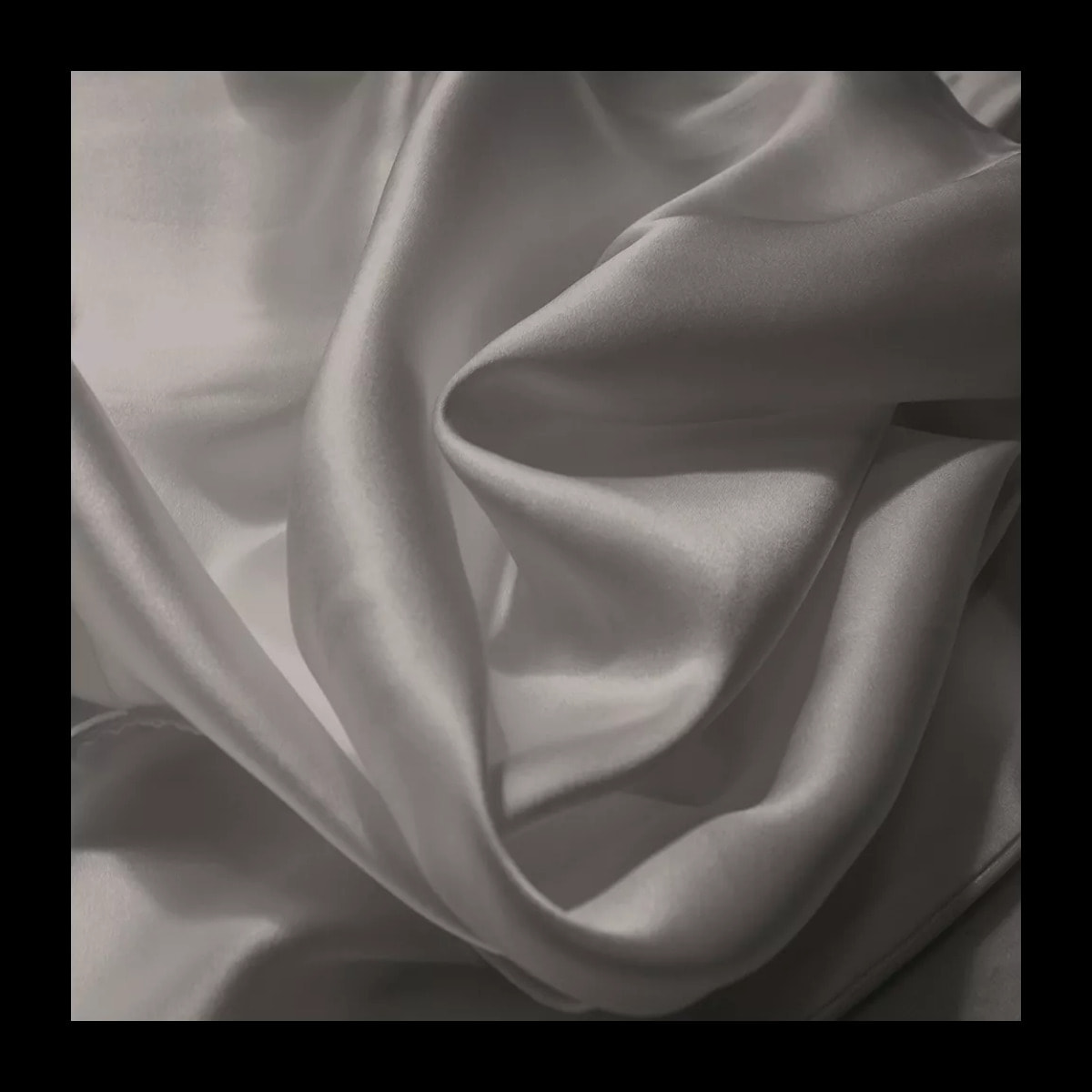 Taie d'oreiller soie uni gris Jouvence titane