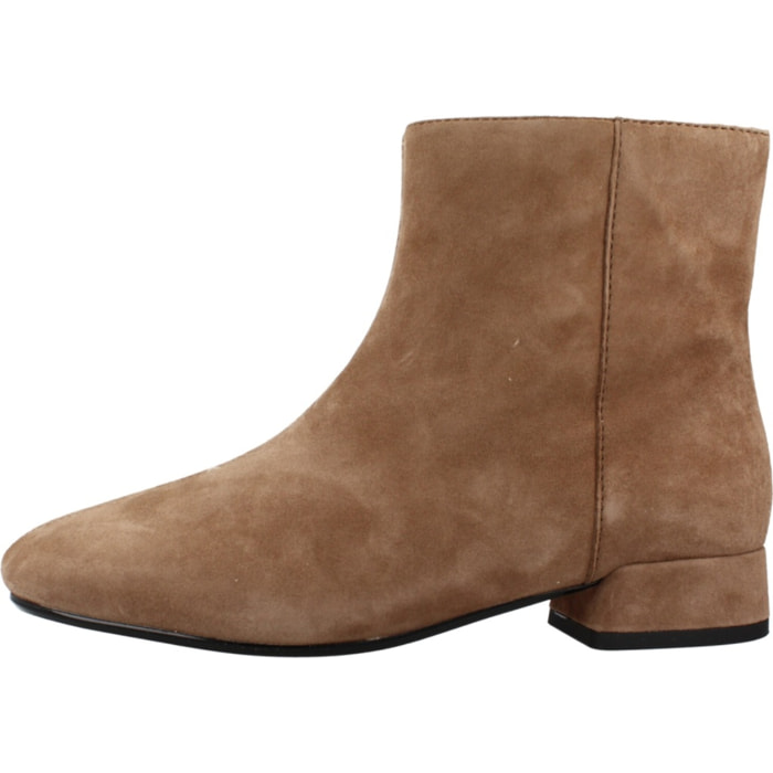 Botines Mujer de la marca GEOX  modelo D DHYALMA MARRON