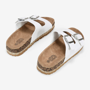 Sandalias planas blancas con suela de corcho y esparto