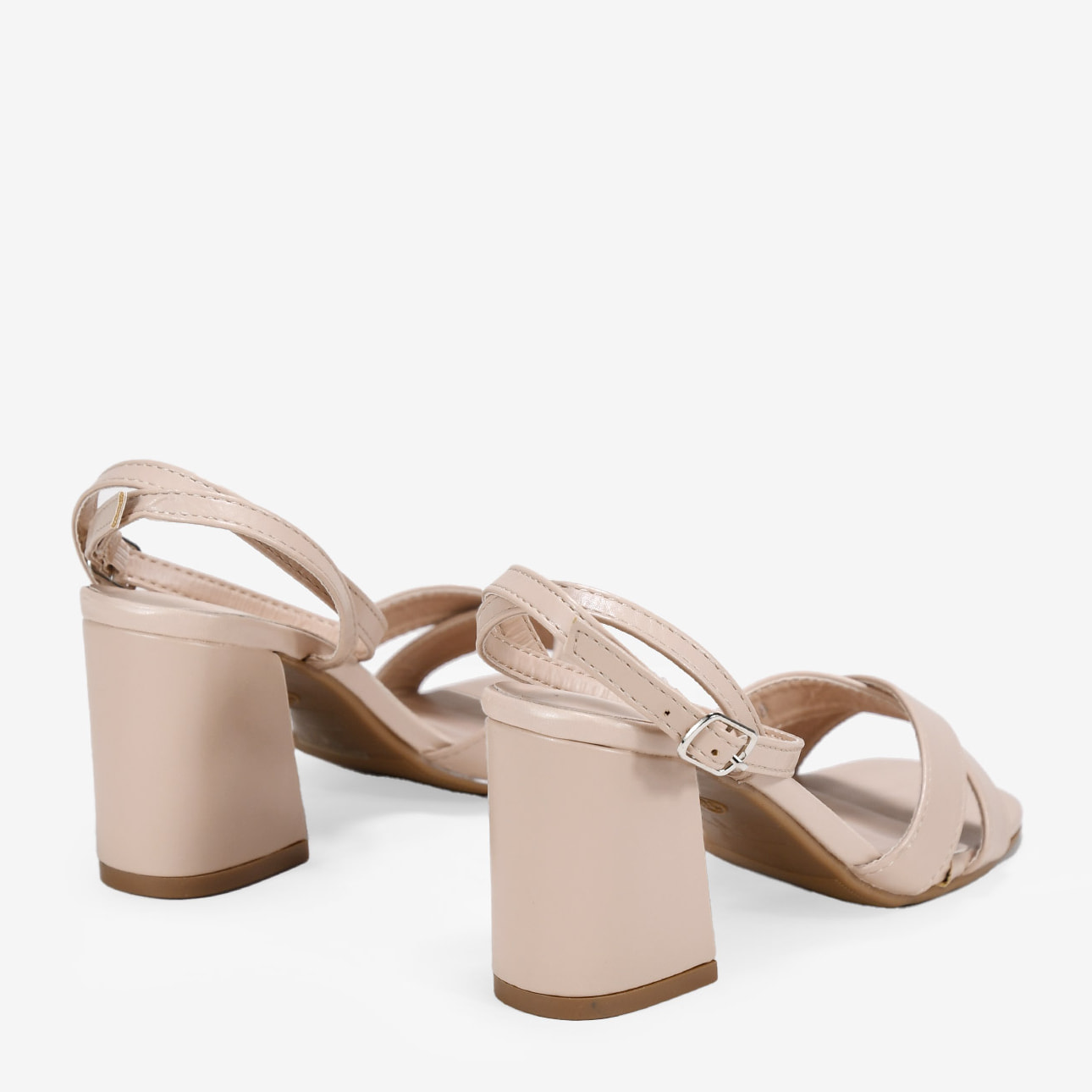 Sandalias de tacón ancho beige mate