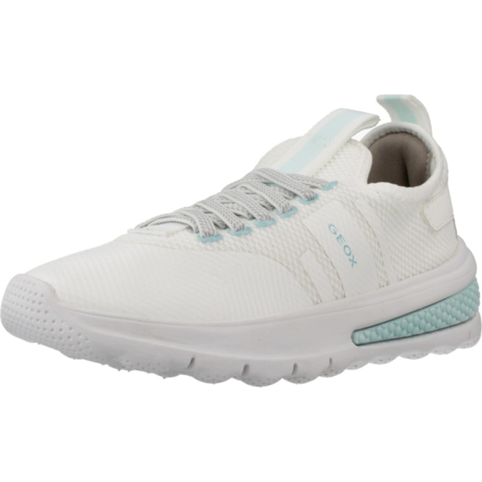 Zapatillas Niño de la marca GEOX  modelo J ACTIVART GIRL White