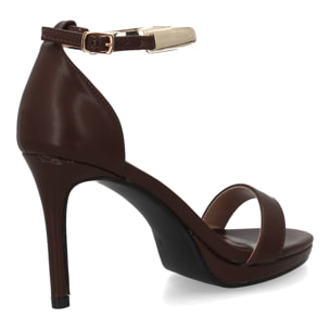 Sandalia tacón elegante fiesta cierre de hebilla.