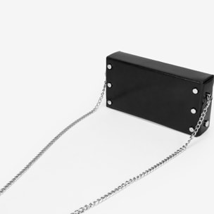 Bolso de fiesta negro con solapa y metal