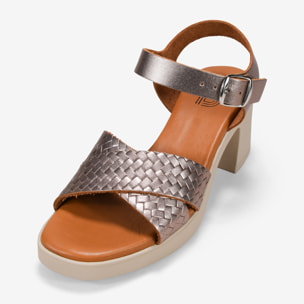 Sandalias de piel trenzadas metalizadas con tacón