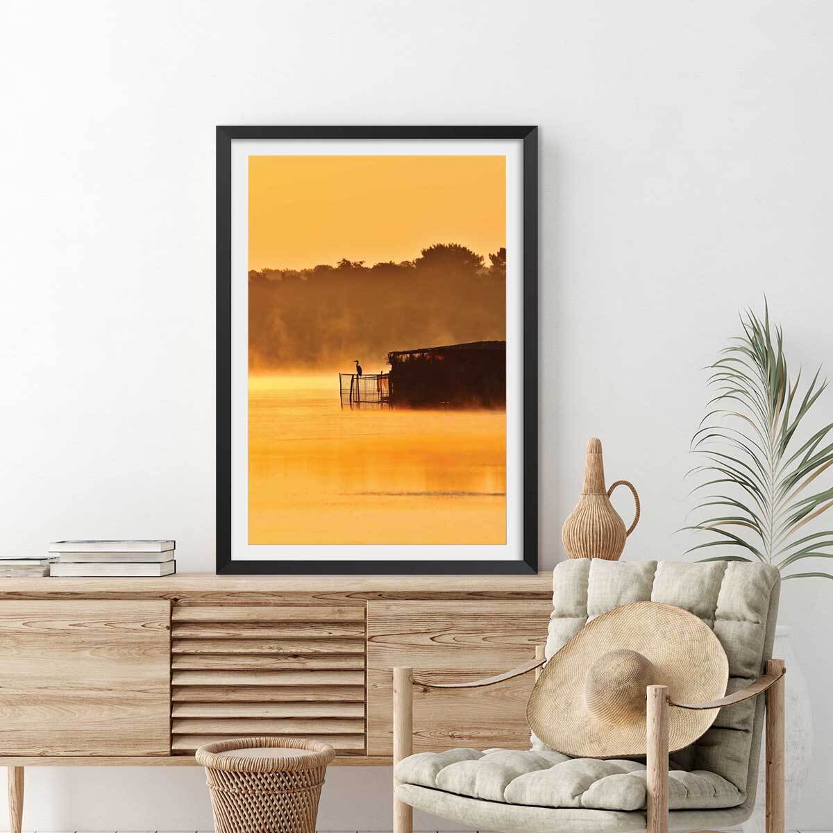 Affiche photo héron sur l'étang blanc Affiche + cadre en bois - Noir