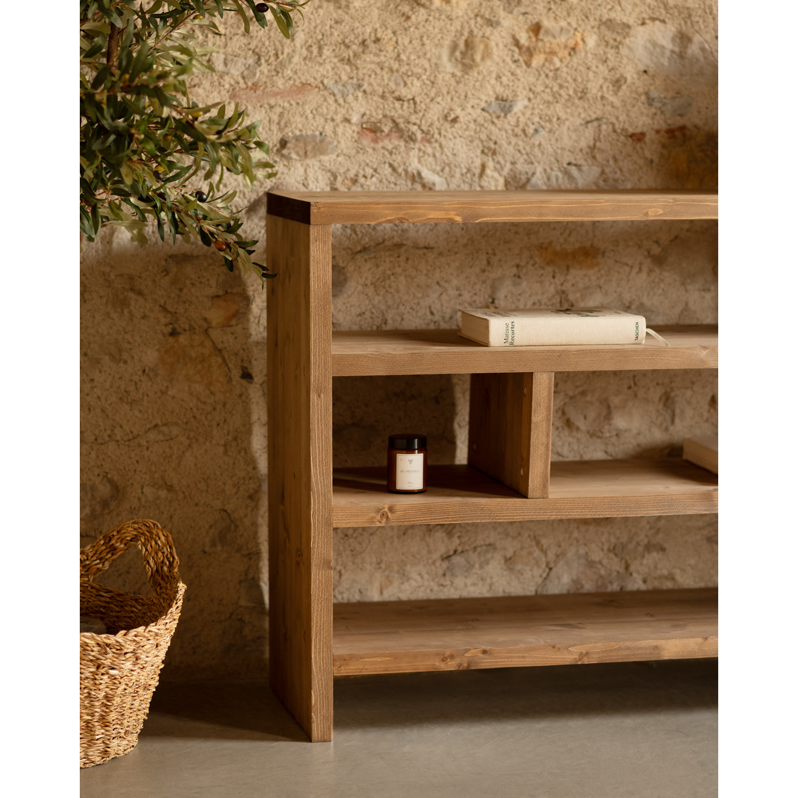 Estantería de madera maciza tono roble oscuro de 80x140cm Alto: 80 Largo: 140 Ancho: 35