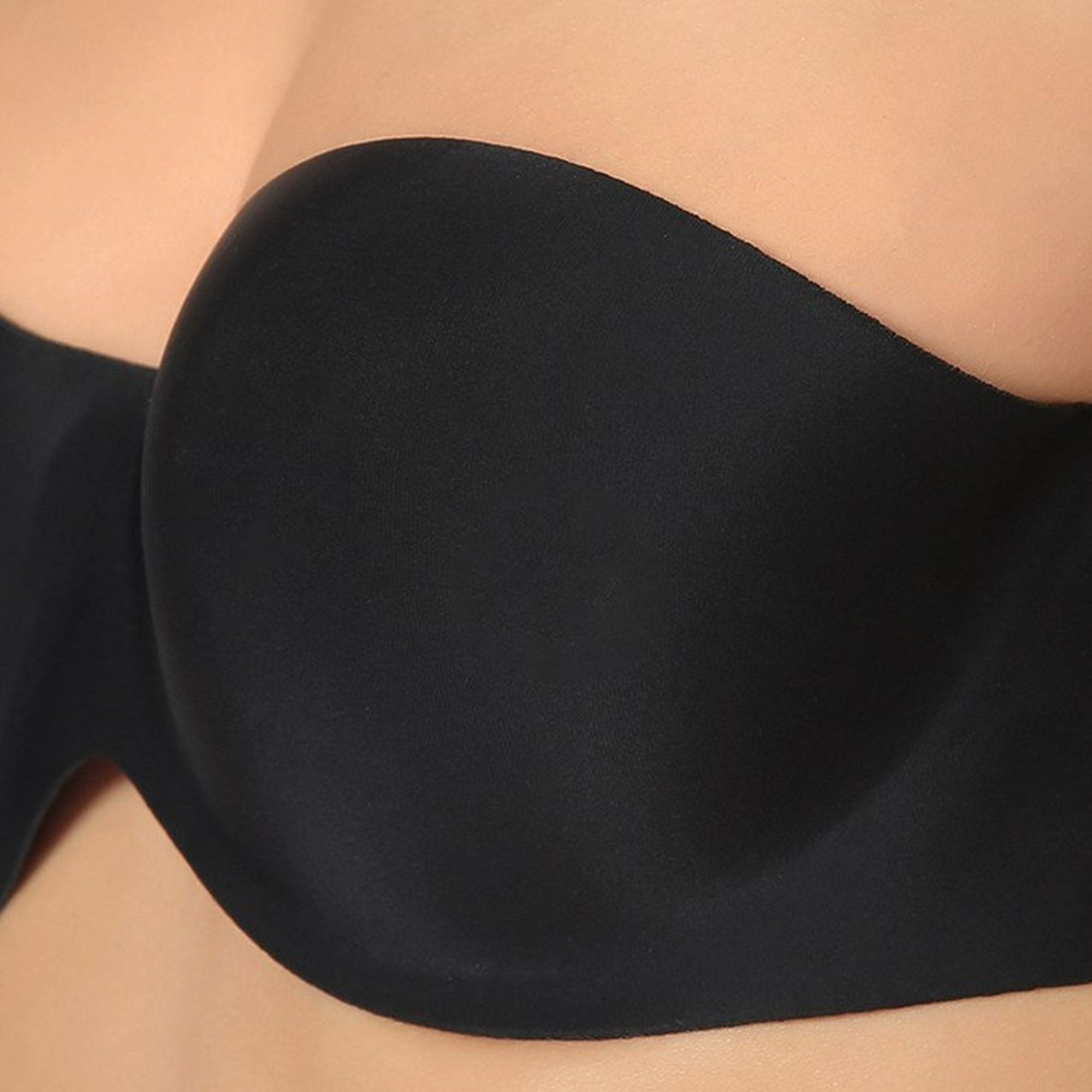 Invisible bra INTIMAX Strapples con autoadhesivo en color negro Intimax