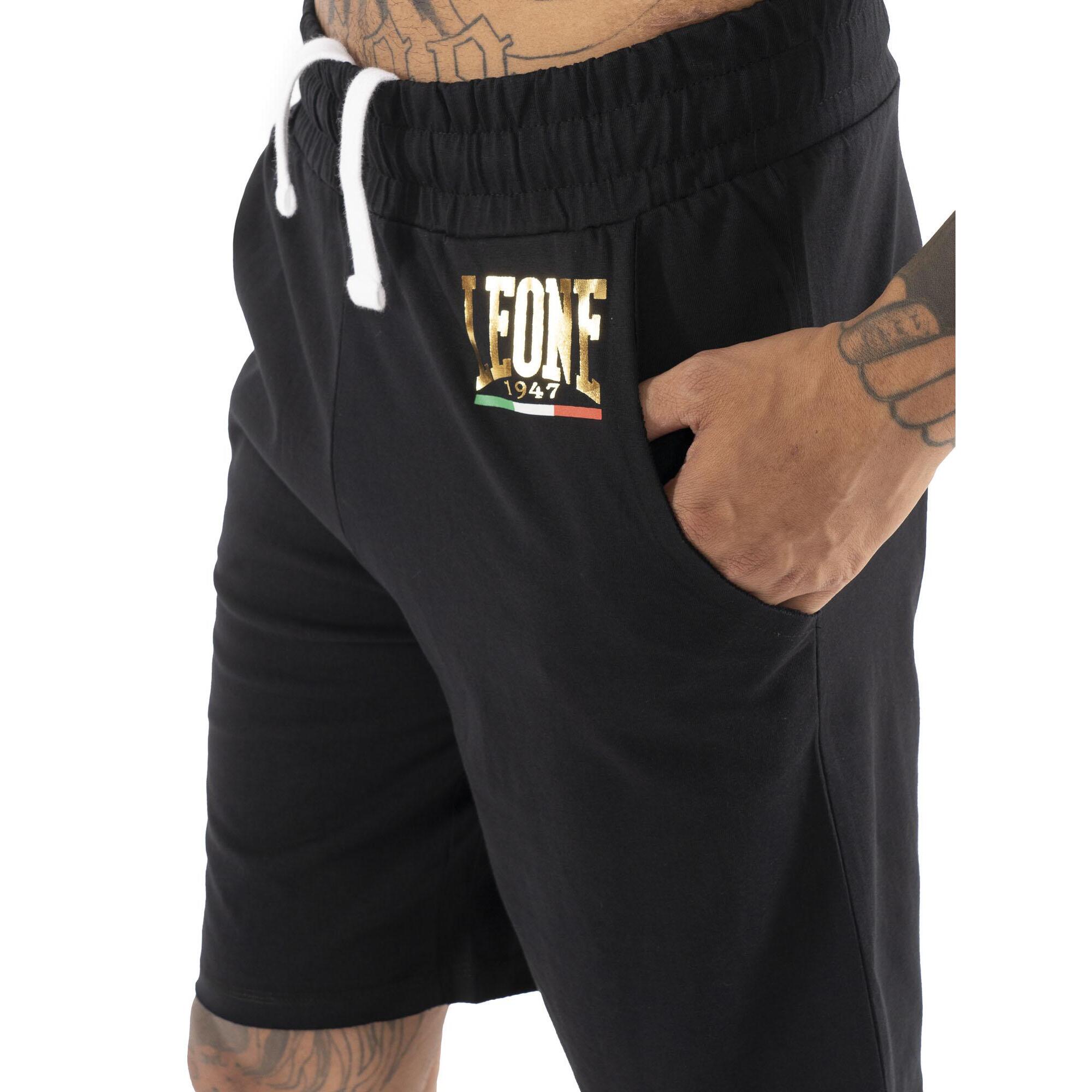 Conjunto completo para hombre compuesto por camiseta Leone Basic y pantalón corto