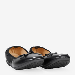 Bailarinas planas negras con lazo